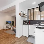 Mari 71 - Unique Apt Near Sea